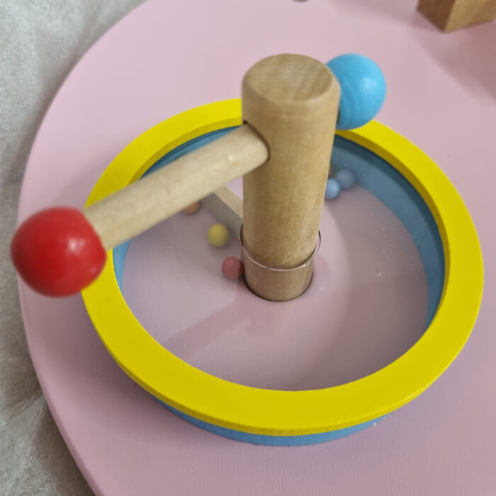 drewniana zabawka sensoryczna